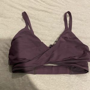 Lululemon sports bra size 4